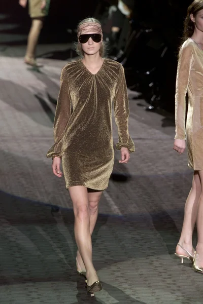 Look 29